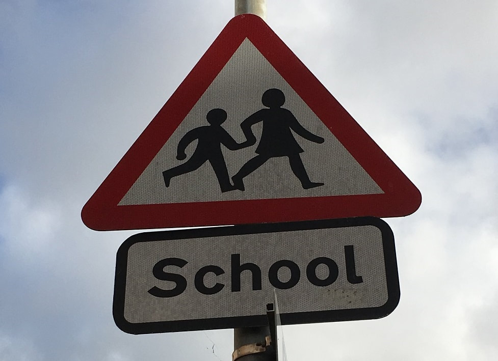 School road sign_Chelmsford tree surgeon working for schools